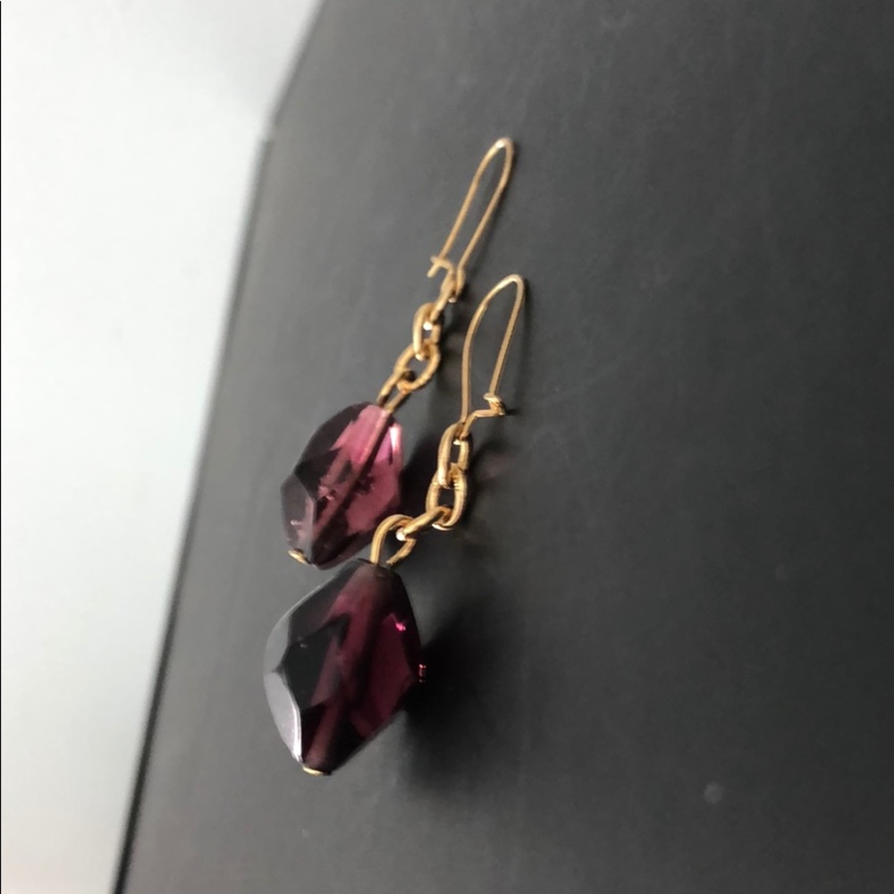 FACETED PURPLE CRYSTAL W/GOLD TONE CHAIN - Picture 6 of 12